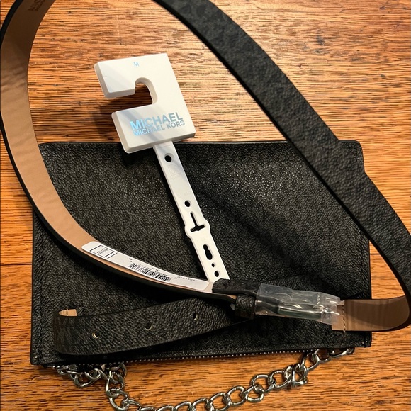 Michael Kors Pull Chain Belt Bag - Picture 3 of 7